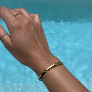 18 Kt Adjustable Gold Bangle at Rs 39500/piece | Stone Gold Bangle in 18 Kt Adjustable Gold Bangle at Rs 39500/piece | Stone Gold Bangle in